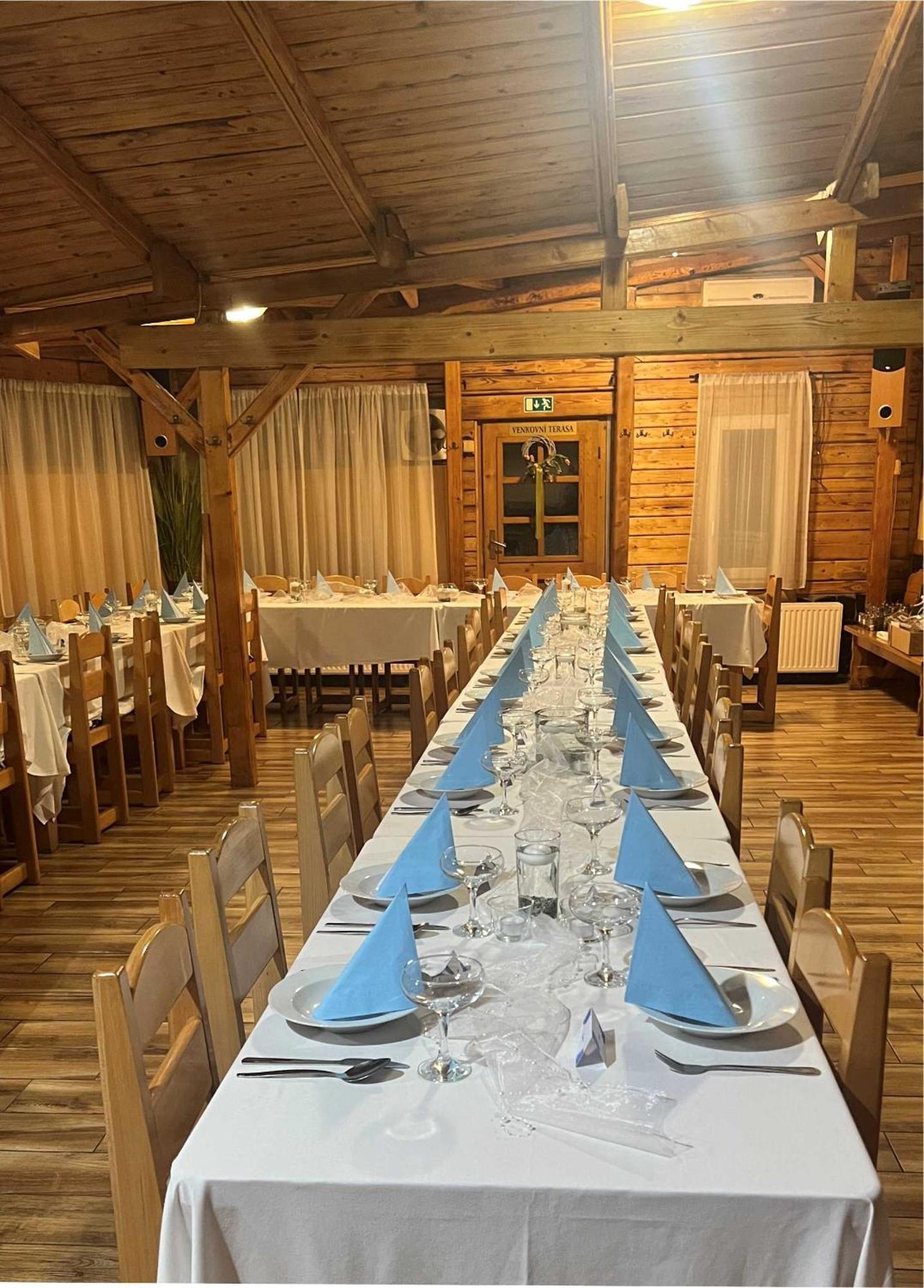 Hotel Taurus Ostrava Extérieur photo