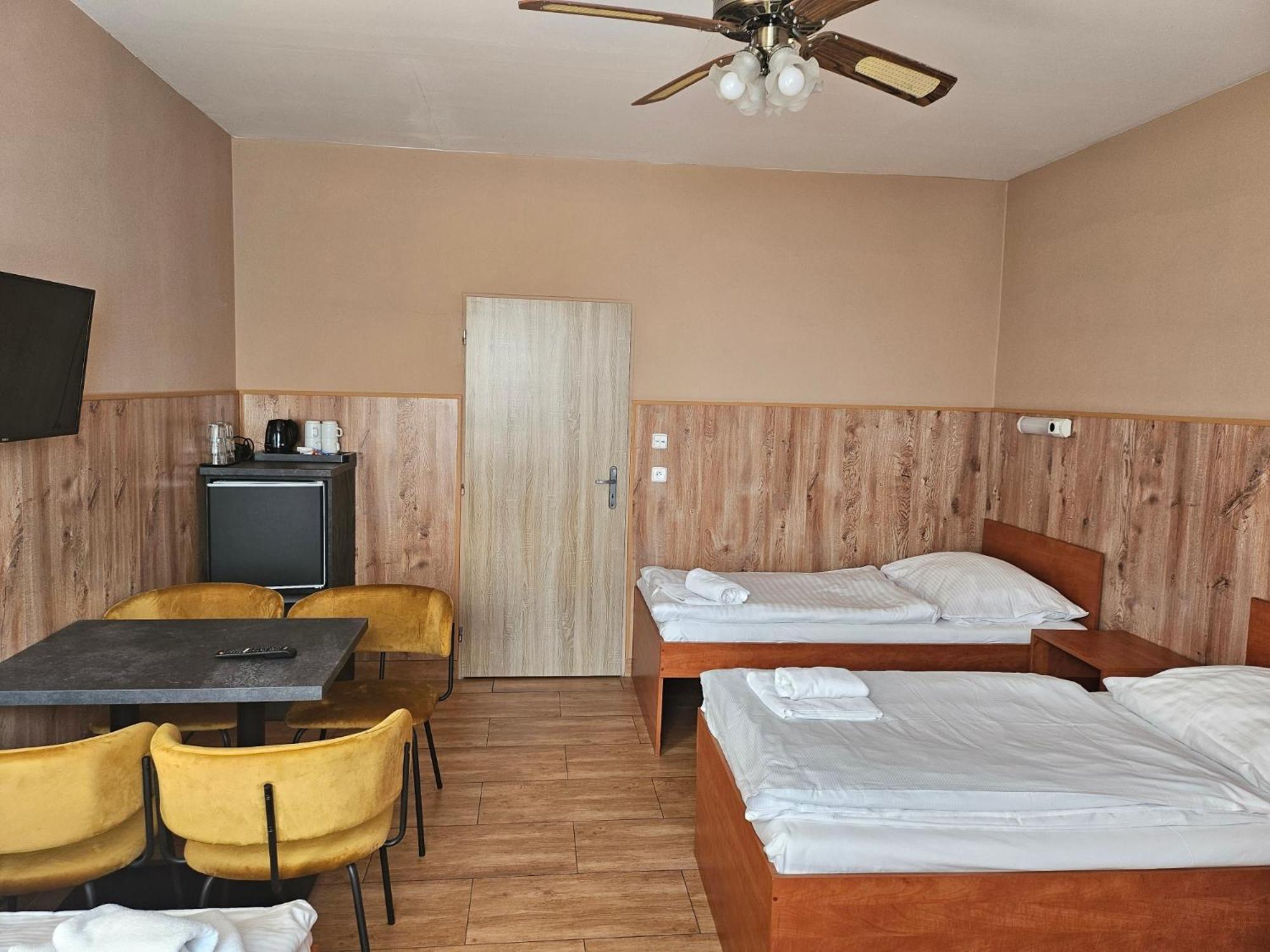Hotel Taurus Ostrava Extérieur photo